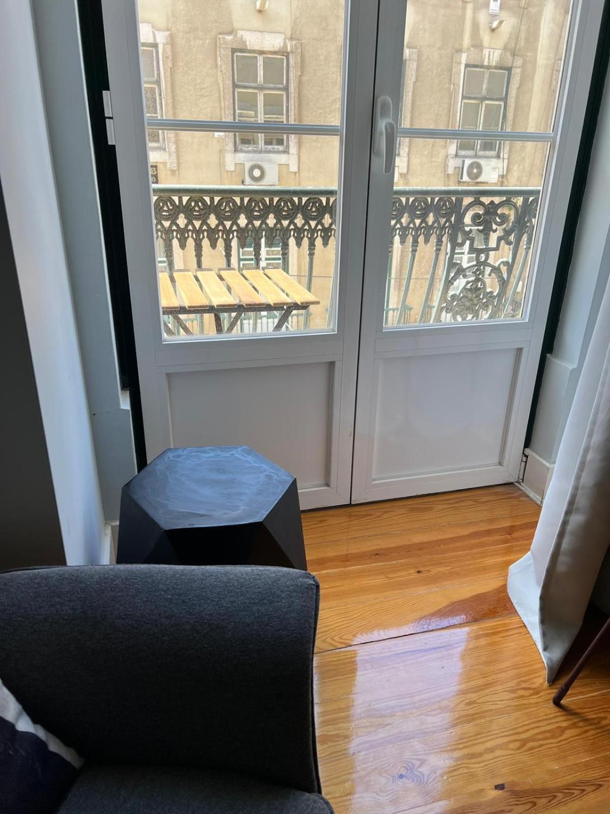 Suite No Chiado Baixa De Lisboa - Em Apartamento Partilhado Экстерьер фото